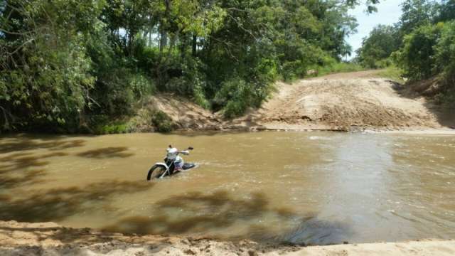 Chuvas constantes prejudicam transporte escolar de alunos da &aacute;rea rural