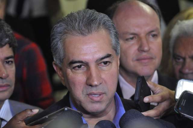 Governador entrega obras e participa de solenidades em Figueir&atilde;o