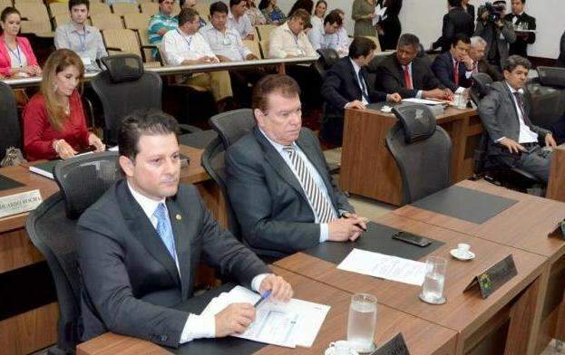 PMDB volta atr&aacute;s, tira Antonieta e indica Renato C&acirc;mara para comiss&atilde;o