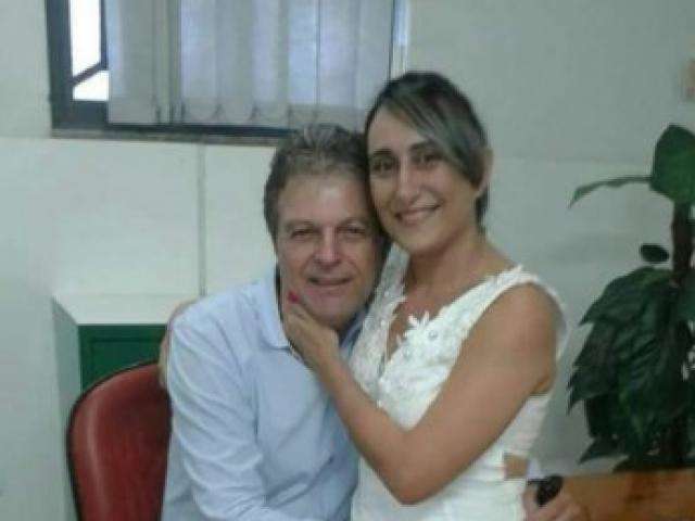 Mulher morta pelo marido foi atingida por tr&ecirc;s tiros; um deles no pesco&ccedil;o 