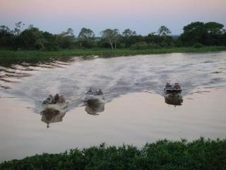 Pescadores em rio do Mato Grosso do Sul. (Foto: Arquivo)