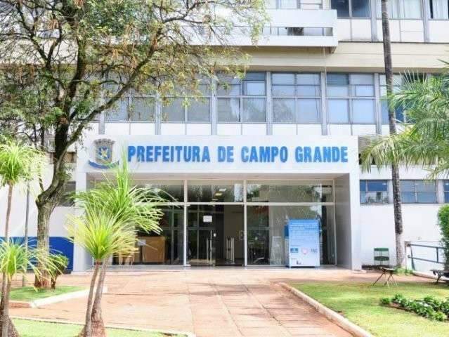 Sal&aacute;rio de servidor n&atilde;o cai e prefeitura tenta resolver problema com banco 