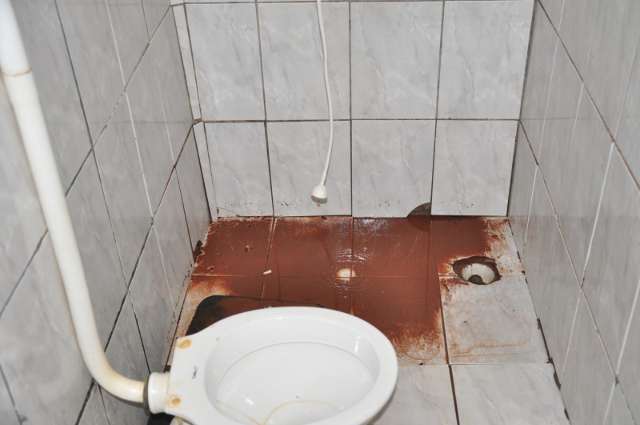 Casas alagam no Jardim das Meninas e moradores reclamam de obra da Prefeitura