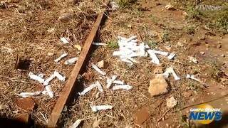 Morador encontra v&aacute;rias seringas descartadas em terreno baldio no Buriti