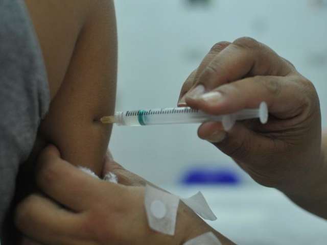Com meta de vacinar 750 mil contra a gripe, campanha come&ccedil;a em 15 dias
