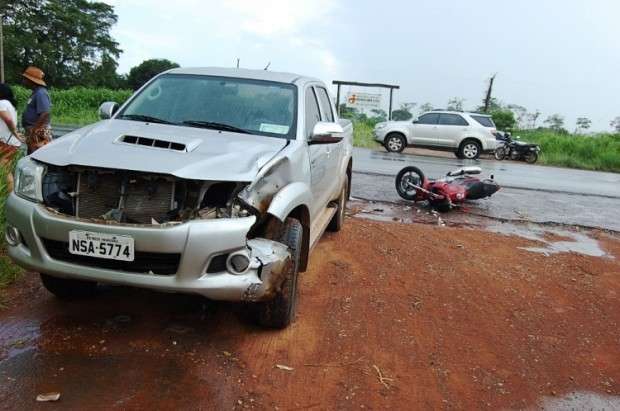 Após conversão, jovem colide moto em camionete e morre na MS-276