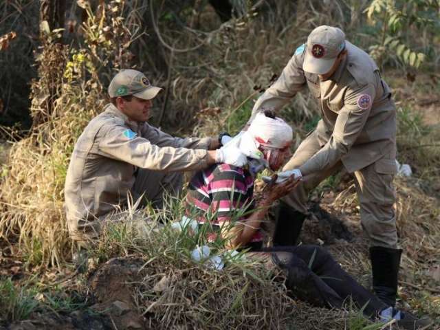 Homem faz amizade em bar, d&aacute; carona, apanha e tem carro roubado