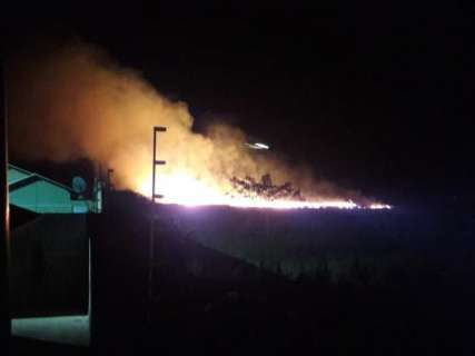 Menos de 1h após rescaldo, chamas voltam a se alastrar no aeroporto 