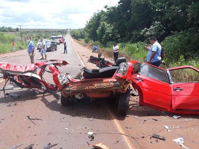 Colis&atilde;o entre carro e caminh&atilde;o no Paraguai mata jovem nascido em MS
