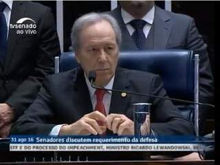 Presidente do STF, Ricardo Lewandowsk conduz o julgamento final de Dilma. (Foto: Reprodução TV Senado).
