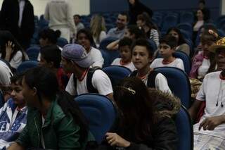 Alunos de quatro escolas participaram da audiência. (Foto: Cleber Gellio)