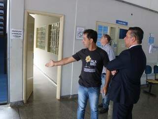 Desembargador Alexandre Bastos visitou conselho tutelar para conhecer estrutura (Foto: Divulgação)