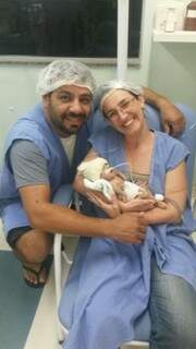 Pais, Rafael e Cheile, esperavam por bebê há quatro anos. 
