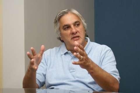 “Ninguém governa sozinho”, diz Delcídio sobre Bernal