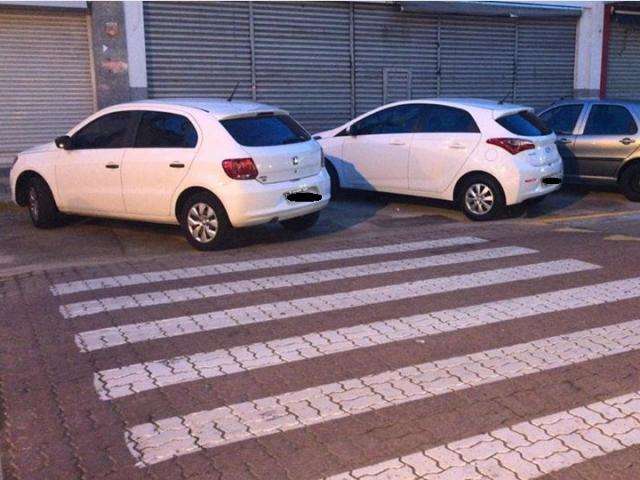 Na 14 de Julho, carros tomam conta de trecho onde cal&ccedil;ada foi ampliada