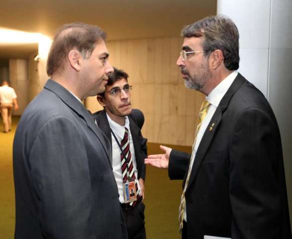 Bernal teme &quot;instrumentaliza&ccedil;&atilde;o&quot; do Tribunal de Contas pela oposi&ccedil;&atilde;o