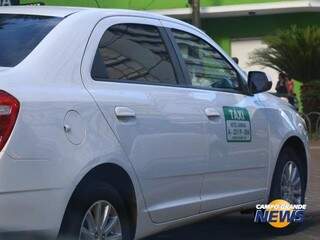 A comissão investiga supostas irregularidades na concessão do serviço de táxi na Capital (Foto: Marcos Ermínio)