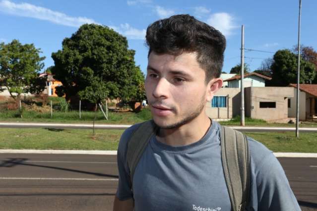 Cratera avan&ccedil;a, amea&ccedil;a Avenida Interlagos e deixa motoristas em alerta