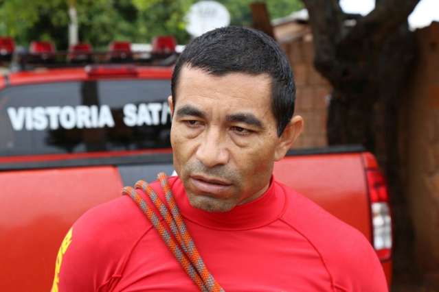 Garoto morre afogado ao brincar em rio com grupo de amigos na Capital