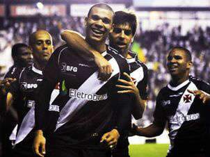  Vasco vence Palmeiras de virada por 3 a 1 e afunda alviverde na tabela