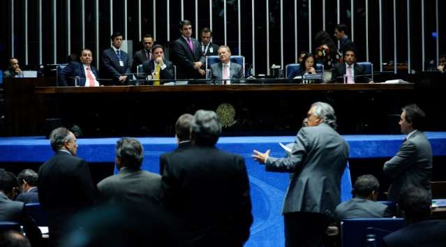Impeachment passar&aacute; com 14 votos em comiss&atilde;o, calcula senadora de MS