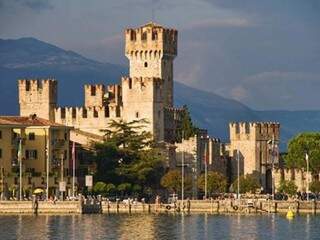 Um castelo de tirar o fôlego em Bréscia, cidade italiana, da região da Lombardia.