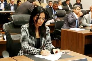 Deputada apresentou projeto na Assembleia Legislativa (Foto: Victor Chileno/ALMS)