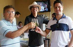  Passaia diz que Artuzi est&aacute; rico