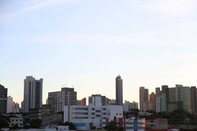 Domingo amanhece com temperatura baixa, sem previs&atilde;o de chuva