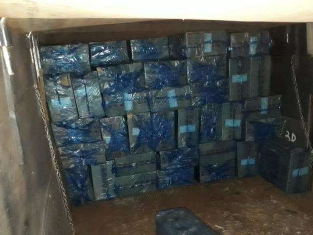 Opera&ccedil;&atilde;o fecha dep&oacute;sito de cigarros e apreende R$ 5 milh&otilde;es em materiais 