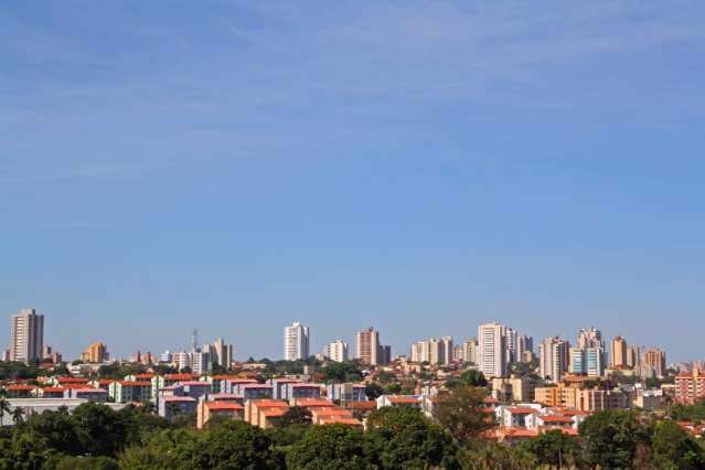 Quinta-feira amanhece com c&eacute;u claro, mas previs&atilde;o &eacute; de tempo inst&aacute;vel 