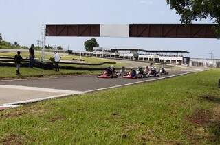 Pista do kartódromo de Campo Grande recebe evento com pilotos do interior. (Foto: Divulgação)