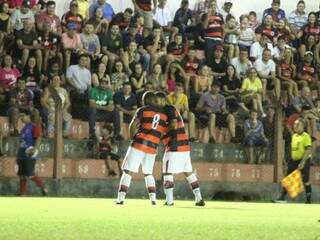 Jogadores do Águia Negra celebram gol no Ninho da Águia, palco da final de domingo (Foto: Divulgação)