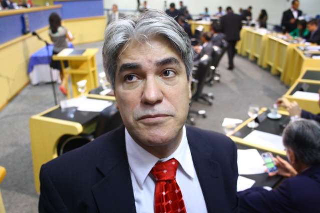 Alex nega &ldquo;press&atilde;o&rdquo; e pede cautela sobre supersecret&aacute;rio demitido por ministro