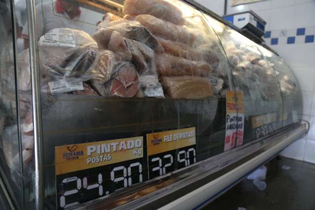 H&aacute; dois dias da sexta-feira, clientes lotam peixarias e vendas crescem