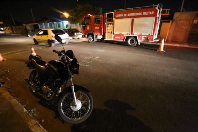 Idoso fica ferido ap&oacute;s ser atropelado por motocicleta no bairro Piratininga