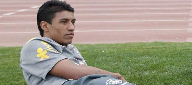  Volante do Corinthians &eacute; desconvocado do jogo contra a Argentina