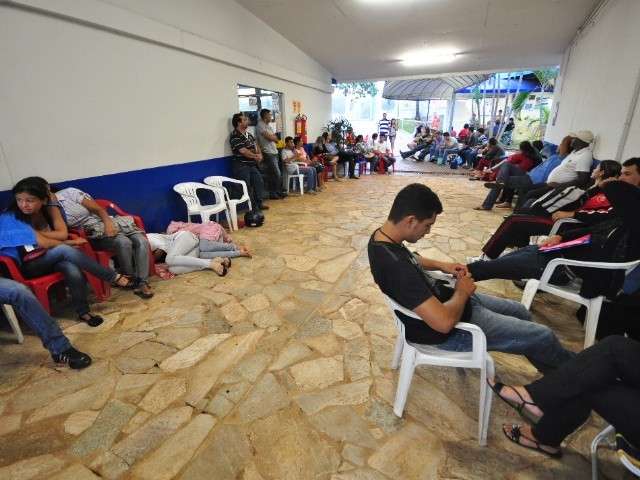 Justi&ccedil;a manda universidade limitar tempo na fila de espera para Fies