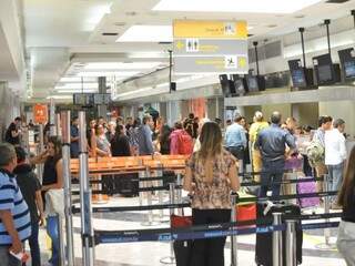 Esteiras de bagagem e sinalização da pista tem sido revisadas desde novembro (Foto: Arquivo/Campo Grande News)