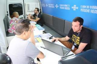 Atendimento é feito por técnicos que vão até o bairro. (Foto: Afranio Pissini/Sebrae MS)