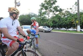 Ciclistas reclamam da falta de ciclovias e iluminação no Parque dos Poderes. (Foto: Alcides Neto)
