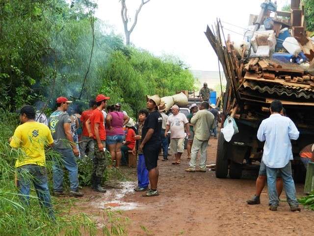 Sem-terra continuam em &aacute;rea de usina e acampamento ser&aacute; "definitivo"