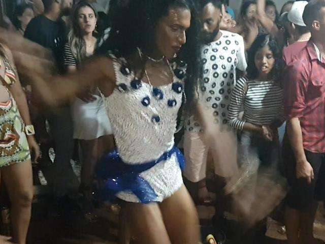 Samba da Resenha tem at&eacute; piscina e &eacute; festa mais chique que rola na Zona Sul