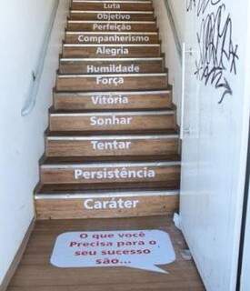 Toda escadaria se divide em três etapas.  (Foto: Marina Pacheco)