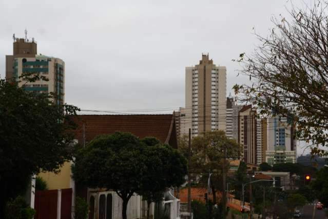 Defesa Civil alerta para mais chuva forte hoje e amanh&atilde; no Estado