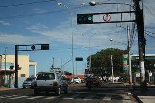 Semáforo instalado no fim de semana na Julio de Castilhos com a Yokoama.  (Foto: Marcos Ermínio) 