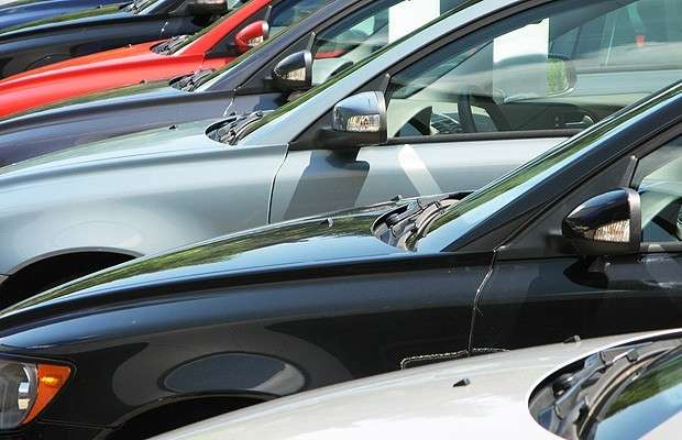 Venda de carros mostra recupera&ccedil;&atilde;o, mas ainda &eacute; 10% inferior a 2013
