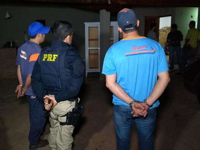 Maconha encontrada em caminh&atilde;o e dep&oacute;sito pesou 4,3 toneladas