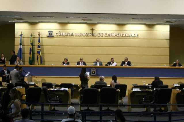 C&acirc;mara aprova nova suplementa&ccedil;&atilde;o e se prepara para votar or&ccedil;amento