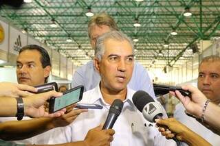 Governador Reinaldo Azambuja confirmou concessão durante evento de calçados na Capital (Foto: André Bittar)